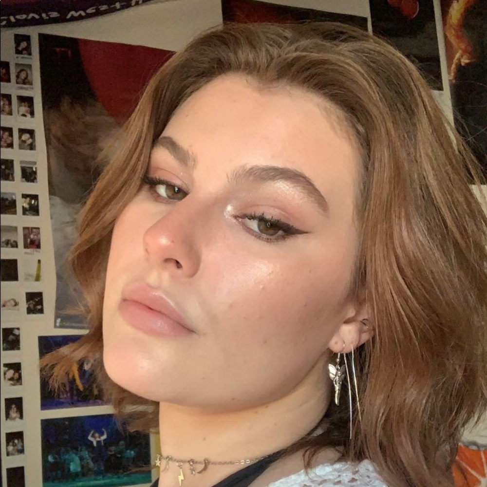 Meet your Posher, Dezi